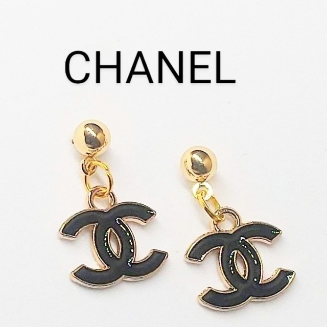 CHANEL(シャネル)の正規品◆CHANEL◆ボタンピアス◆黒玉×ゴールド◆金属アレルギー対応 レディースのアクセサリー(ピアス)の商品写真