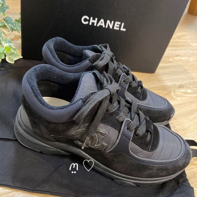 CHANEL(シャネル)のCHANEL シャネル  ココマークスニーカー  37　24cm　ブラック レディースの靴/シューズ(スニーカー)の商品写真