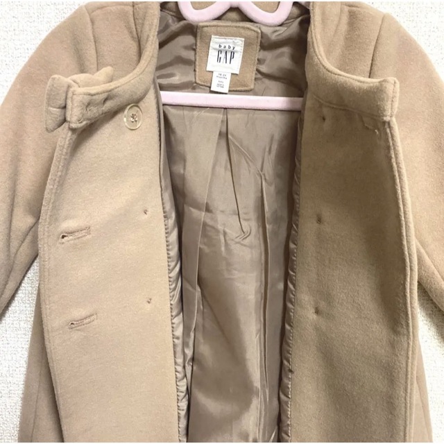 GAP(ギャップ)のbaby GAP　コート　冬用　ノーカラー　リボン　女の子　ベージュ　90cm キッズ/ベビー/マタニティのキッズ服女の子用(90cm~)(コート)の商品写真