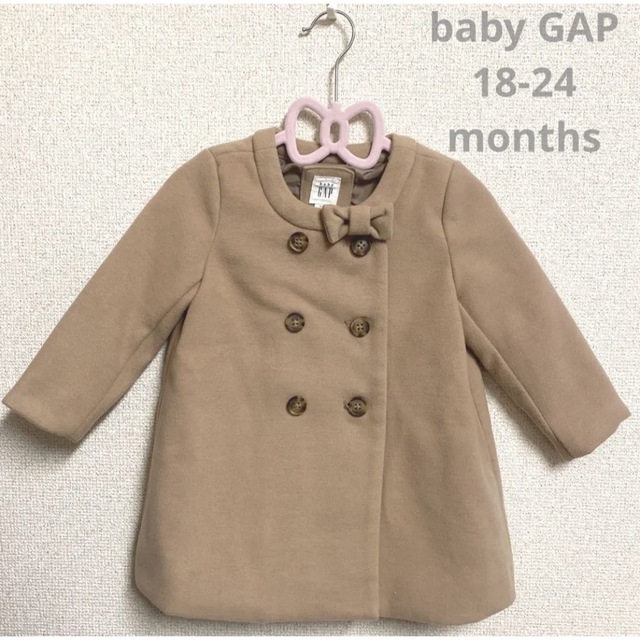 GAP(ギャップ)のbaby GAP　コート　冬用　ノーカラー　リボン　女の子　ベージュ　90cm キッズ/ベビー/マタニティのキッズ服女の子用(90cm~)(コート)の商品写真