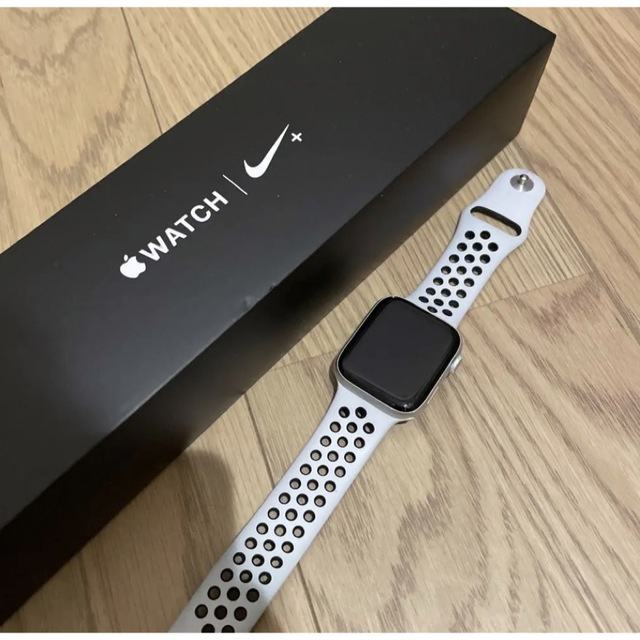 Apple Watch4 44ミリ　ナイキモデル