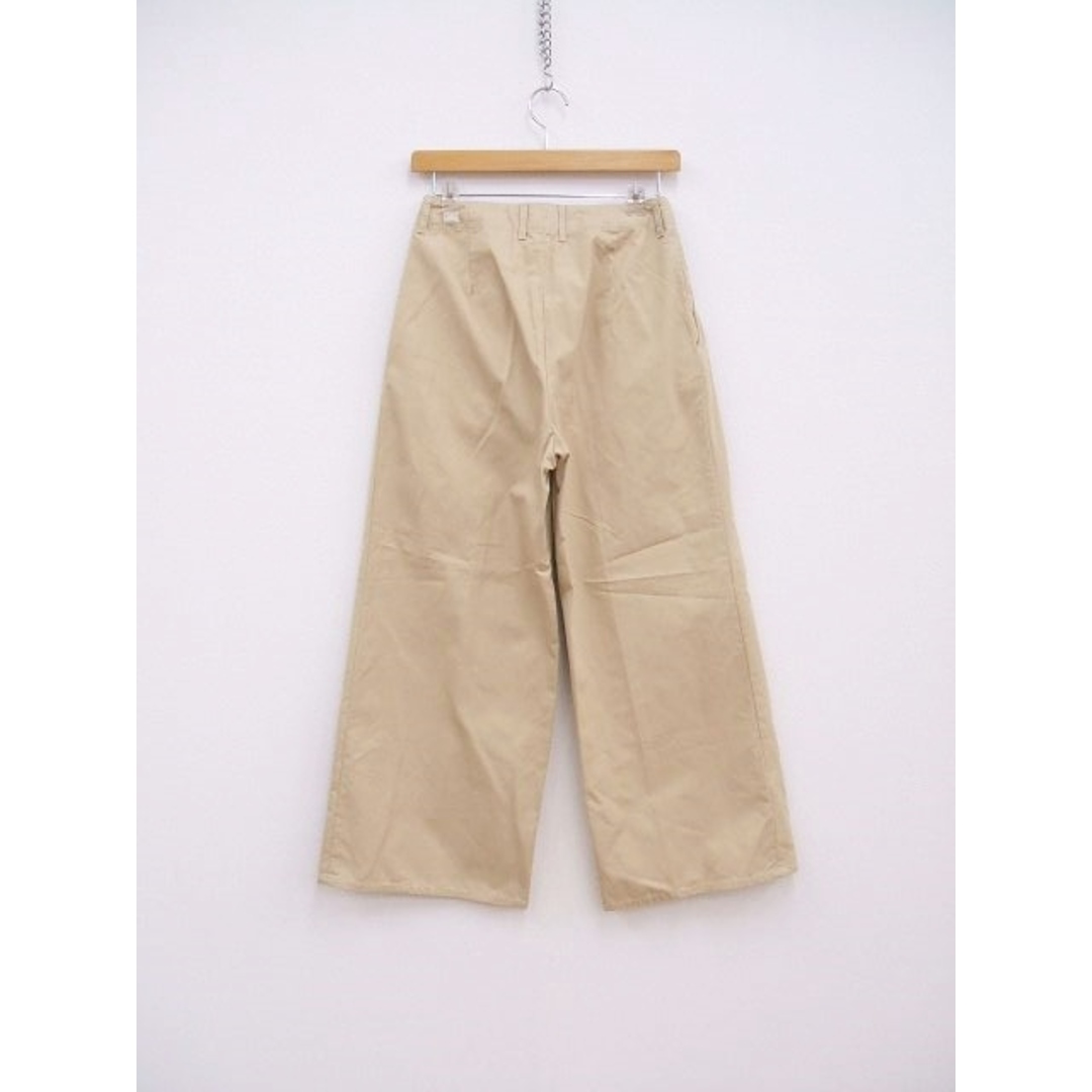 AURALEE(オーラリー)のAURALEE A20SP02CN WASHED FINX LIGHT CHINO TUCK WIDE PANTS ライトチノタックワイドパンツ ベージュ レディース オーラリー【中古】2-1211M♪ レディースのパンツ(チノパン)の商品写真