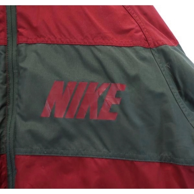 NIKE(ナイキ)のナイキ リバーシブル ダウンジャケット　グリーン　えんじ メンズのジャケット/アウター(ダウンジャケット)の商品写真