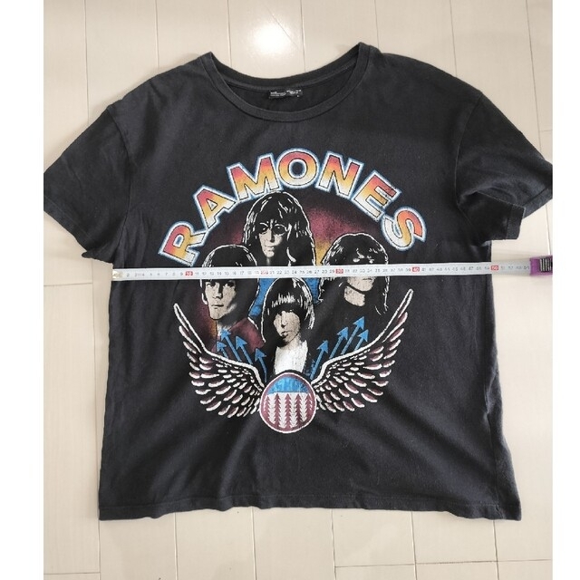 ZARA(ザラ)の再販 ザラ ZARA RAMONES ラモーンズ Tシャツ サイズL レディースのトップス(Tシャツ(半袖/袖なし))の商品写真