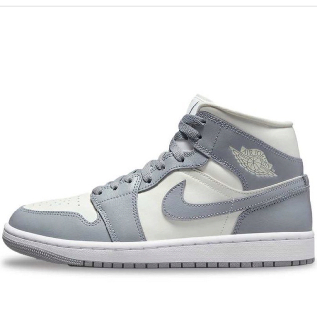 Nike WMNS Air Jordan 1 Mid "Grey/Sail