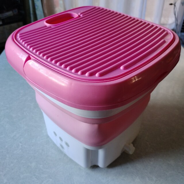【ですが使用少】折りたたみ洗濯機　ピンク　脱水かご付き　吸盤もあり安定し便利