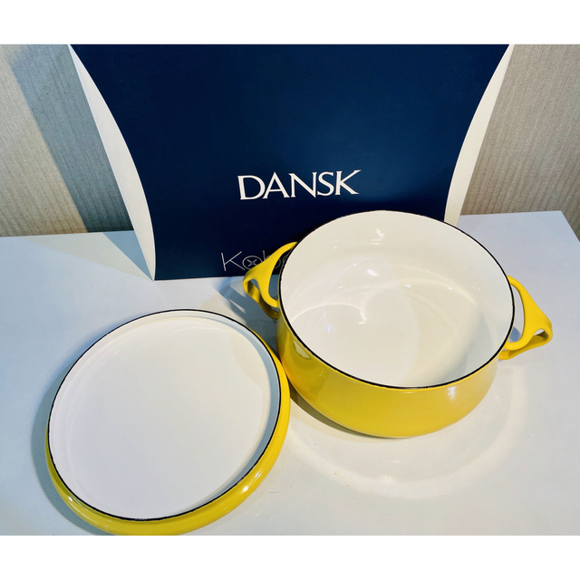 DANSK(ダンスク)の新品⭐︎DANSK ホーロー両手鍋18.5cm  希少マスタードイエロー インテリア/住まい/日用品のキッチン/食器(鍋/フライパン)の商品写真