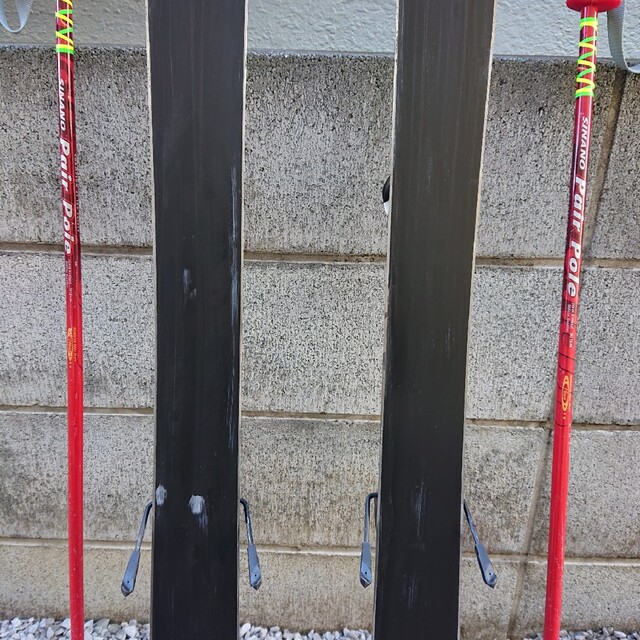 スキー板 130cm NISHIZAWA ニシザワ ポール付 中古 送料込み スポーツ/アウトドアのスキー(板)の商品写真