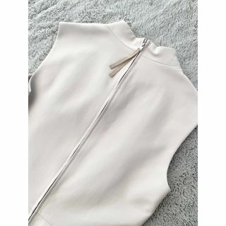 FOXEY NEWYORK ハイネックノースリーブワンピース ホワイトベージュ