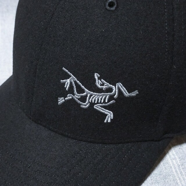 ARC'TERYX(アークテリクス)のアークテリクス　ウールキャップ　黒色　帽子　ブラック　アウトドア　レアカラー メンズの帽子(キャップ)の商品写真