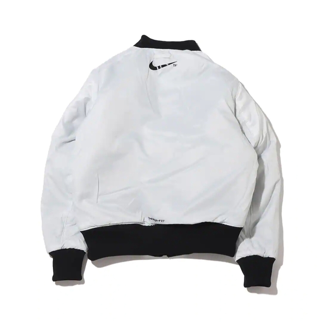 NIKE(ナイキ)のNIKE NSW SYNFL SWOOSH BOMBER ボンバージャケット 黒 メンズのジャケット/アウター(ブルゾン)の商品写真