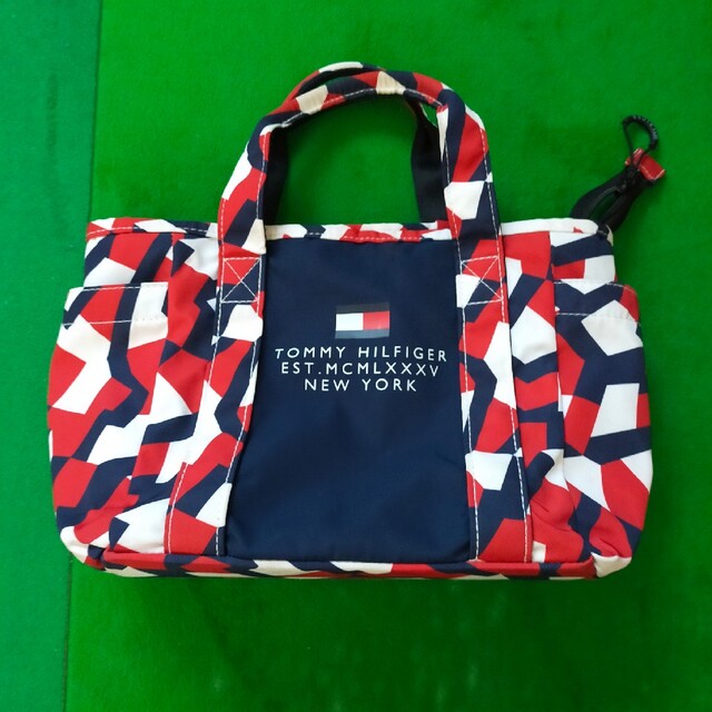 TOMMY HILFIGER(トミーヒルフィガー)の【最終値下げ】トミーヒルフィガー　ラウンドバッグ スポーツ/アウトドアのゴルフ(バッグ)の商品写真