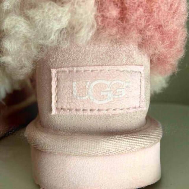 UGG AUSTRALIA(アグオーストラリア)の【Ugg Australia】アグオーストラリア　ムートンブーツ　付属品全てあり キッズ/ベビー/マタニティのキッズ靴/シューズ(15cm~)(ブーツ)の商品写真