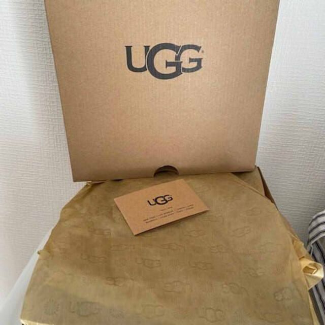 UGG AUSTRALIA(アグオーストラリア)の【Ugg Australia】アグオーストラリア　ムートンブーツ　付属品全てあり キッズ/ベビー/マタニティのキッズ靴/シューズ(15cm~)(ブーツ)の商品写真