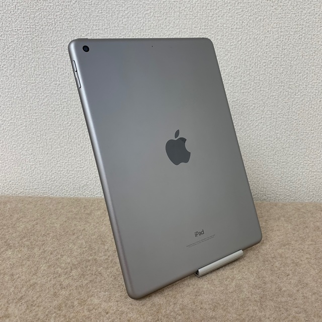【美品】iPad 第5世代 32GB グレー Wi-Fiモデル　3