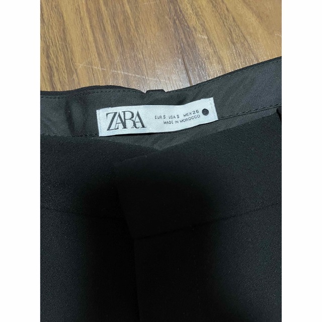 ZARA(ザラ)のZARA ハーフパンツ　バミューダパンツ レディースのパンツ(ハーフパンツ)の商品写真