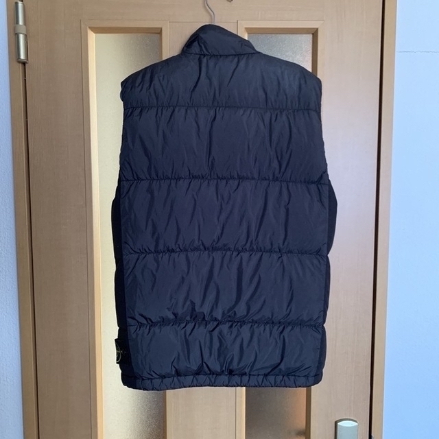 STONE ISLAND(ストーンアイランド)のSTONE ISLAND garment dyed down vest S メンズのジャケット/アウター(ダウンベスト)の商品写真