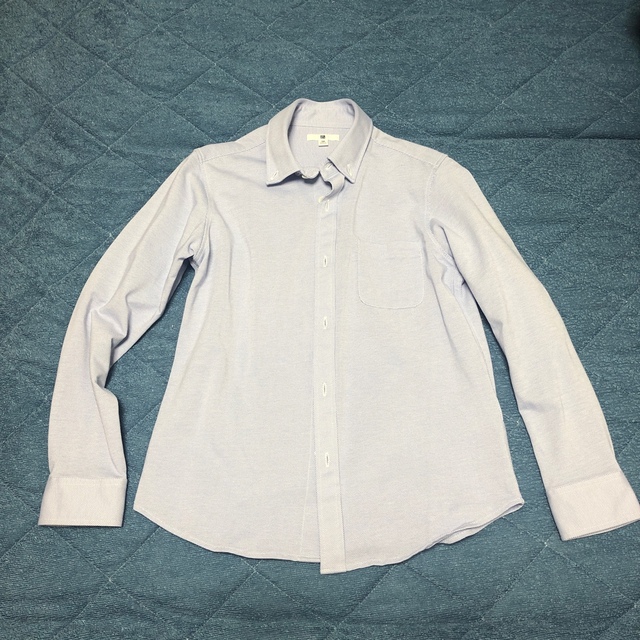 UNIQLO(ユニクロ)のボタンダウンシャツ　140     星柄ネクタイ　 キッズ/ベビー/マタニティのキッズ服男の子用(90cm~)(ドレス/フォーマル)の商品写真