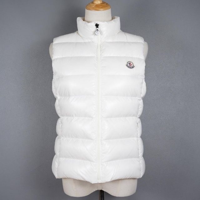 MONCLER(モンクレール)のモンクレール  BADY GHANY 2点セット レディースのジャケット/アウター(ダウンベスト)の商品写真