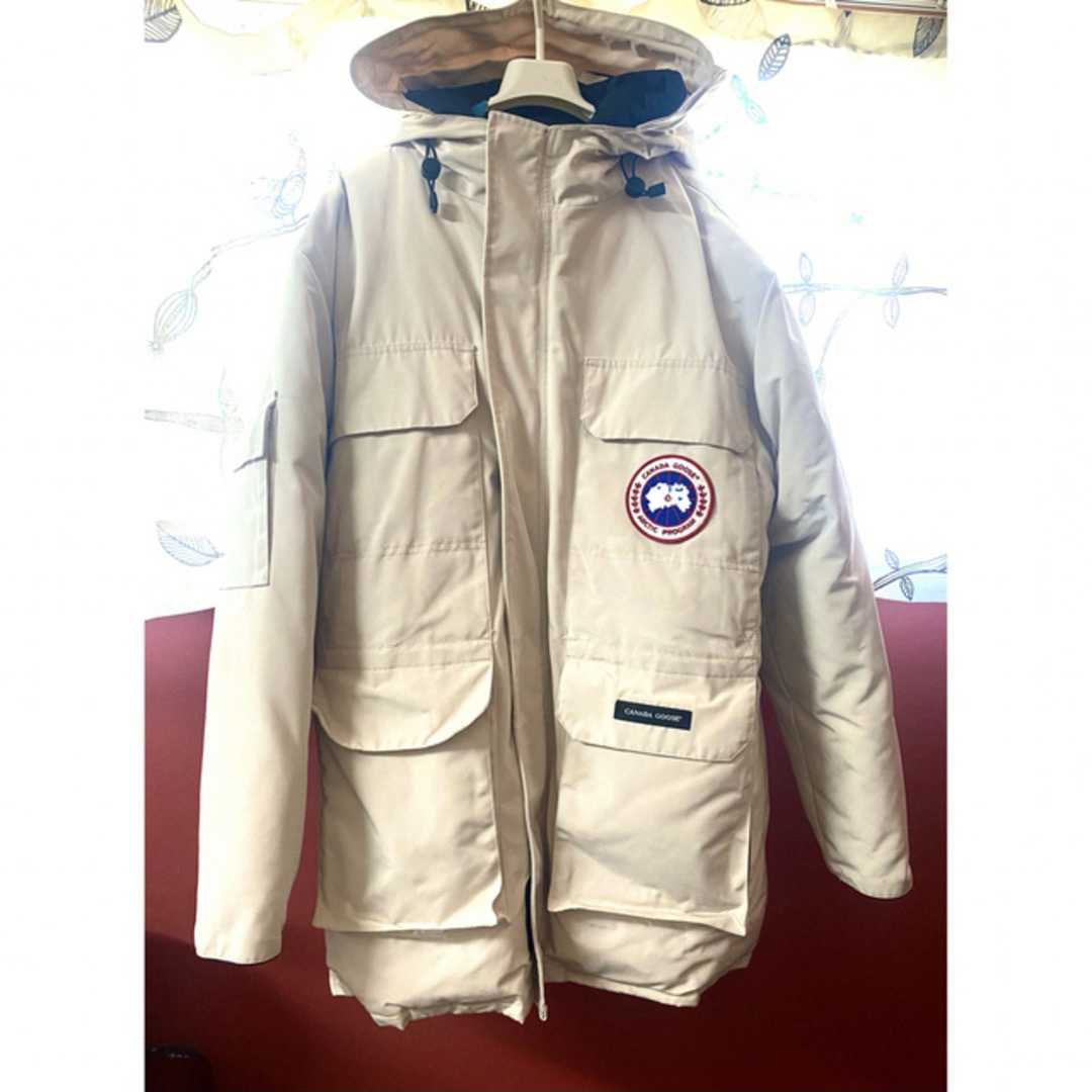 CANADA GOOSE(カナダグース)のカナダグース　Canada goose  パーカー　メンズ　XXL ホワイト メンズのジャケット/アウター(ダウンジャケット)の商品写真