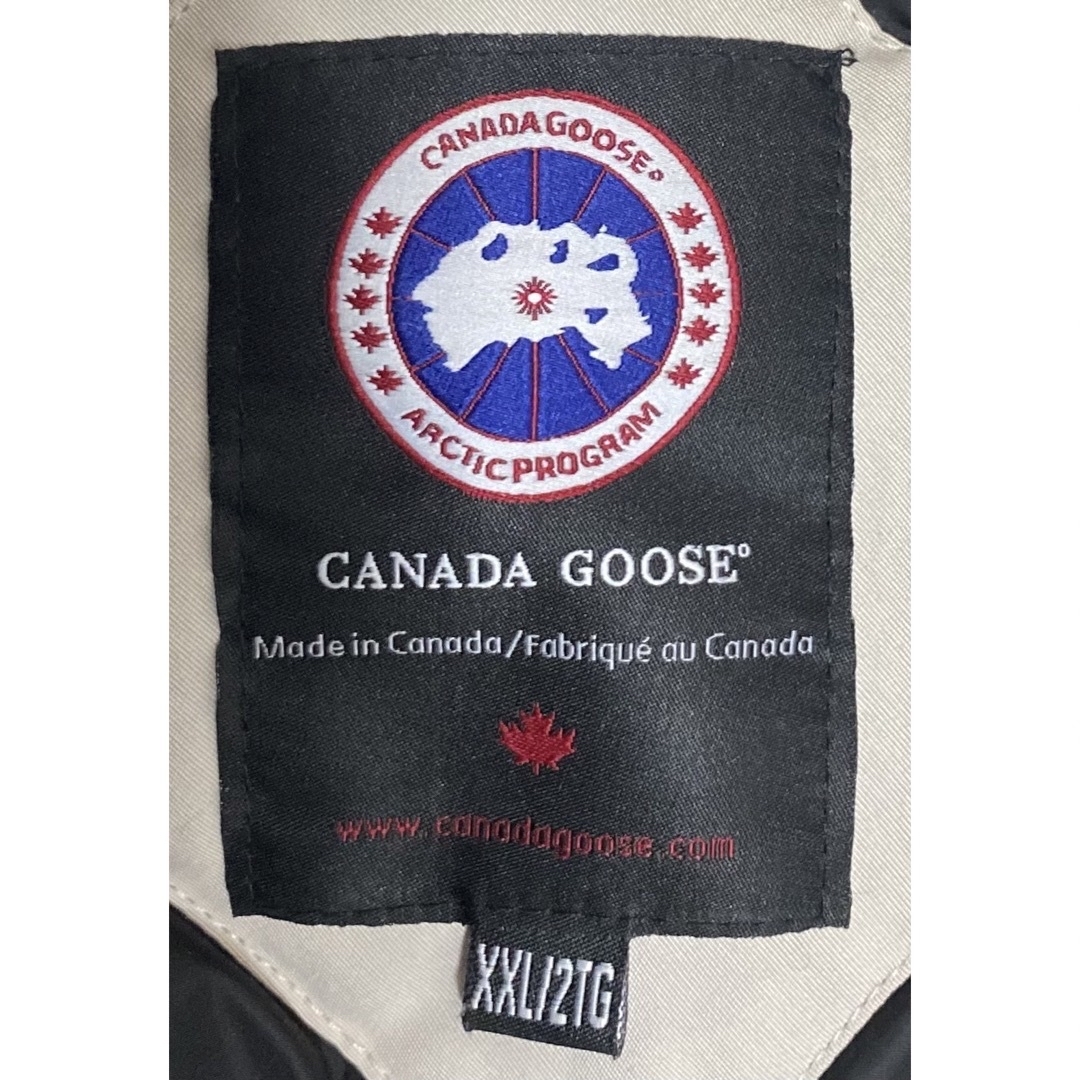 CANADA GOOSE(カナダグース)のカナダグース　Canada goose  パーカー　メンズ　XXL ホワイト メンズのジャケット/アウター(ダウンジャケット)の商品写真