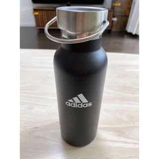 アディダス(adidas)の【1/7 値下げしました✨】adidas ステンレスボトル(タンブラー)