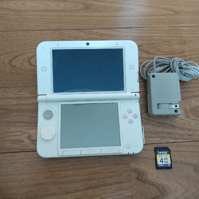 ニンテンドー3DS LL  SDカード付き