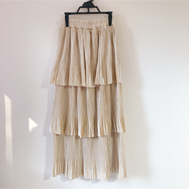 dholic(ディーホリック)のDHOLIC ベロアプリーツティアードスカート レディースのスカート(ロングスカート)の商品写真