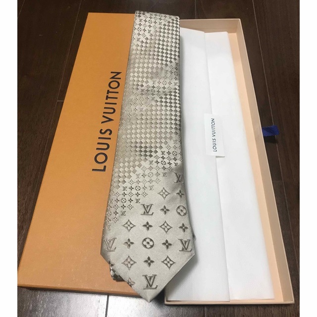 豊富な低価 LOUIS VUITTON - ルイヴィトンネクタイの通販 by にか's