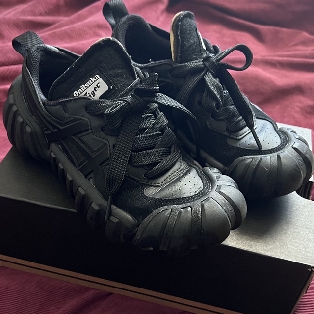 Onitsuka Tiger - オニツカタイガー 黒 スニーカーの通販 by Onitsuka Tiger - オニツカタイガー 黒 スニーカーの通販 by