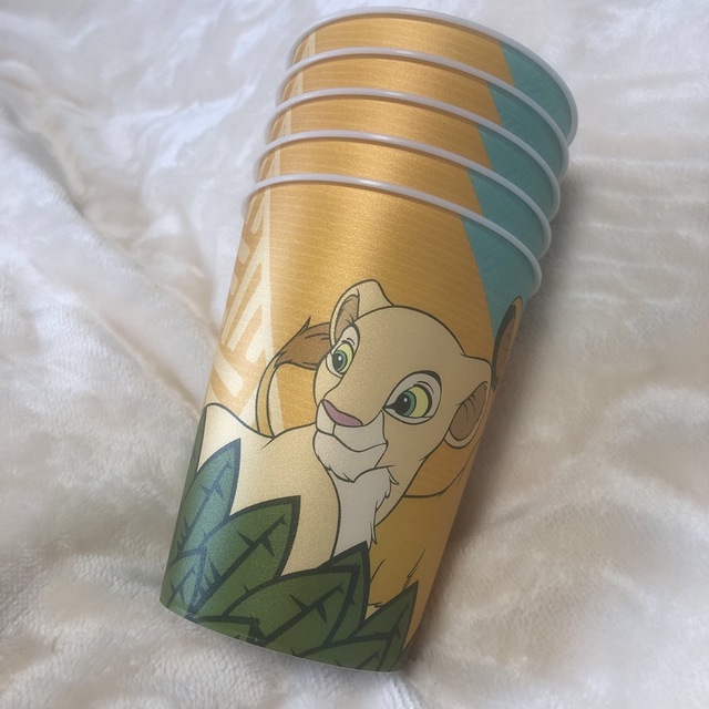 Disney(ディズニー)のプラスチックカップ  ライオンキング  シンバ  ナラ  5点セット エンタメ/ホビーのおもちゃ/ぬいぐるみ(キャラクターグッズ)の商品写真