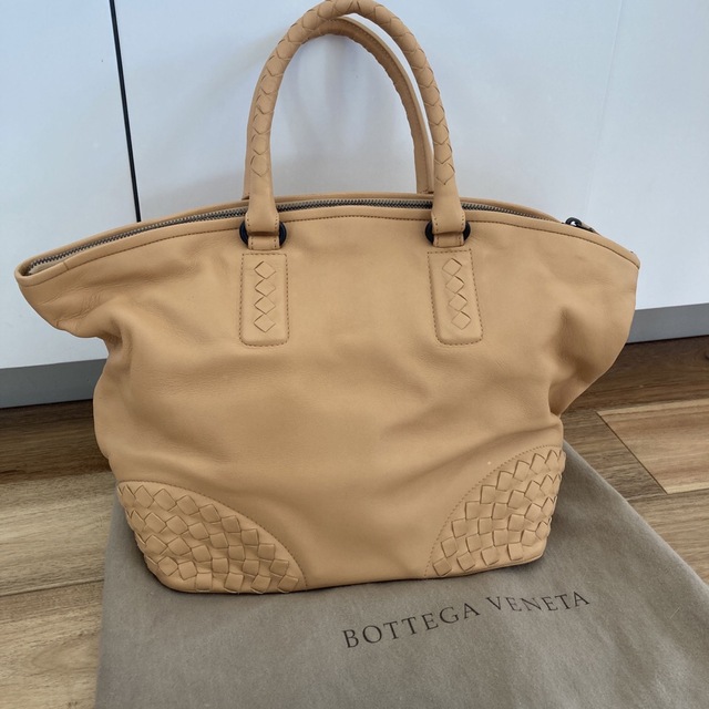 Bottega Veneta(ボッテガヴェネタ)の新品未使用 ボッテガヴェネタ トートバッグ ベージュ レディースのバッグ(トートバッグ)の商品写真