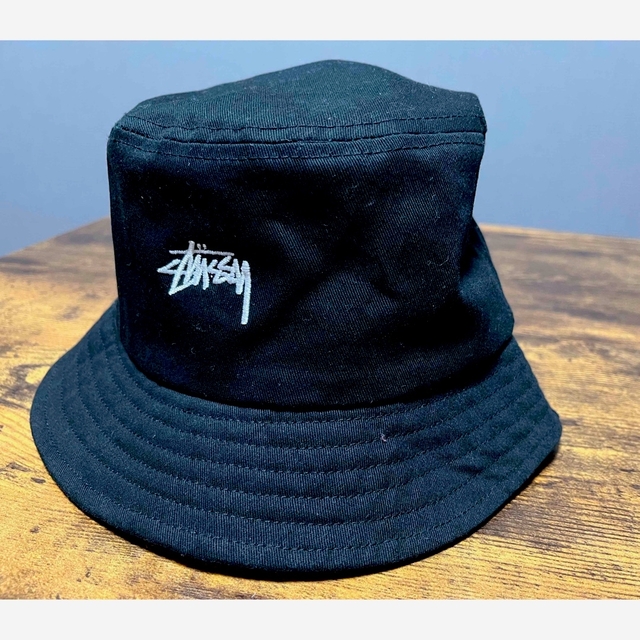 STUSSY(ステューシー)の【もなか様専用】STUSSY ステューシー　ハット　ブラック レディースの帽子(ハット)の商品写真