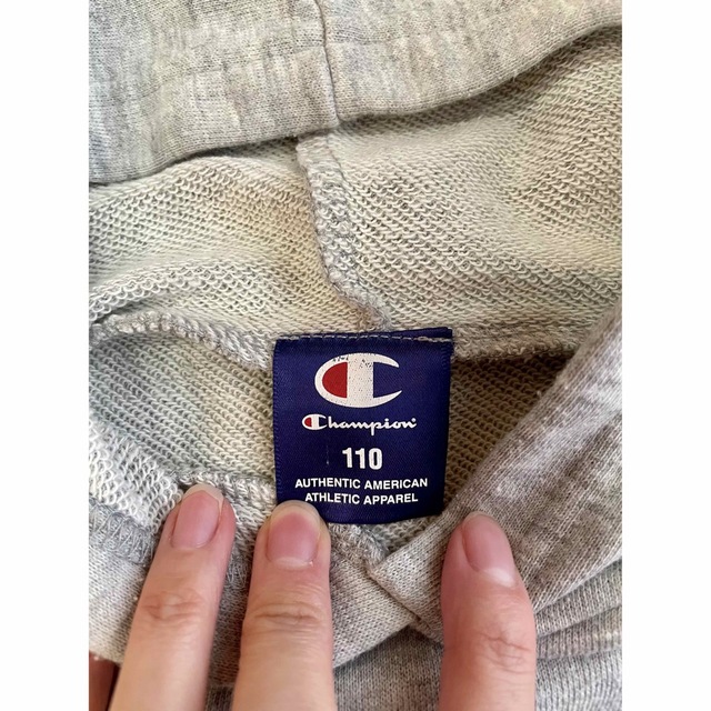 Champion(チャンピオン)のチャンピオン　パーカー　110センチ キッズ/ベビー/マタニティのキッズ服男の子用(90cm~)(その他)の商品写真