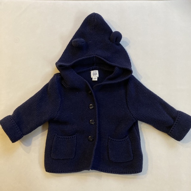 babyGAP(ベビーギャップ)のGAP クマ耳ニットカーディガン　 キッズ/ベビー/マタニティのベビー服(~85cm)(ニット/セーター)の商品写真