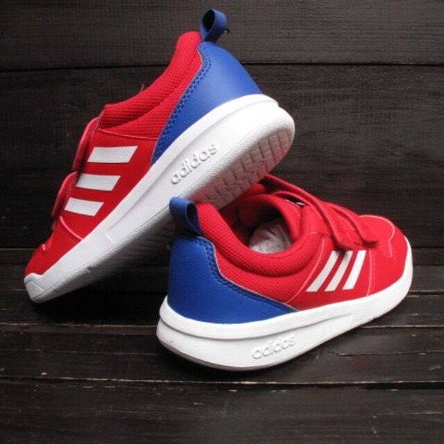 adidas(アディダス)の新品　adidas　22.0㎝ キッズ/ベビー/マタニティのキッズ靴/シューズ(15cm~)(スニーカー)の商品写真