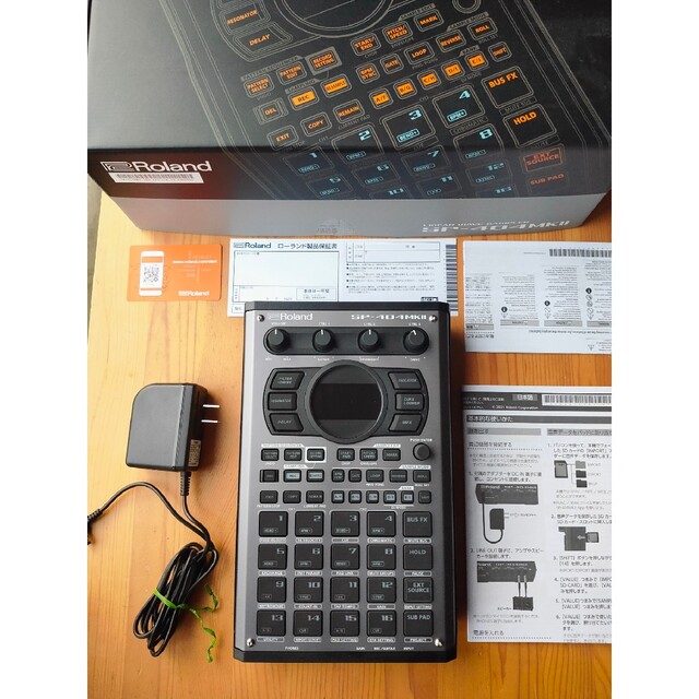 Roland(ローランド)のRoland sp404 サンプラー 楽器のDJ機器(DJコントローラー)の商品写真