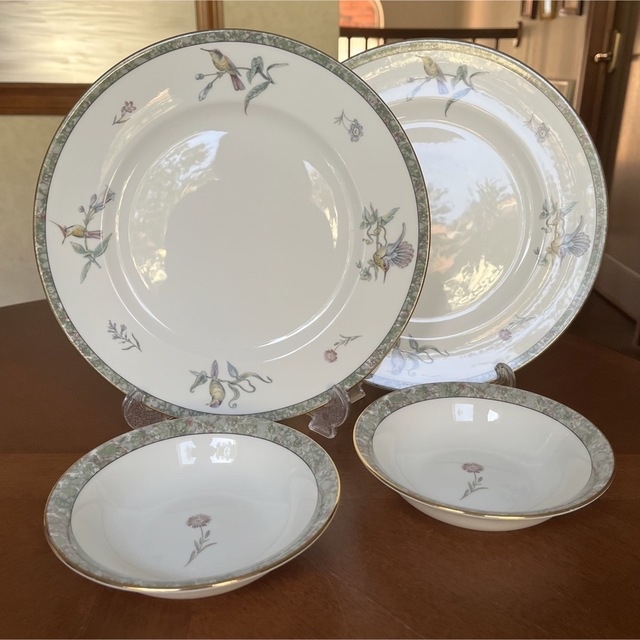 WEDGWOOD(ウェッジウッド)の【美品】ウェッジウッド★ハミングバード★ペアセットとおまとめ インテリア/住まい/日用品のキッチン/食器(食器)の商品写真