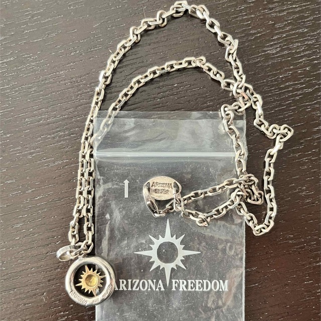 ARIZONA FREEDOM(アリゾナフリーダム)のアリゾナフリーダム  K18太陽神付きペンダントトップ ネックレスチェーン メンズのアクセサリー(ネックレス)の商品写真