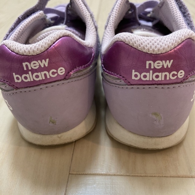 New Balance(ニューバランス)のニューバランス　スニーカー　女の子　18.5  2足セット キッズ/ベビー/マタニティのキッズ靴/シューズ(15cm~)(スニーカー)の商品写真