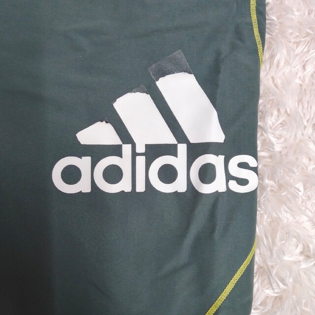 adidas(アディダス)の美品 adidas アディダス 裏起毛 シャカシャカ ズボン カーキ[AP] キッズ/ベビー/マタニティのキッズ服男の子用(90cm~)(パンツ/スパッツ)の商品写真