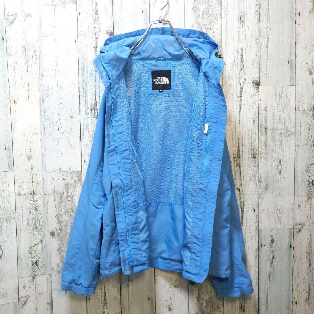 THE NORTH FACE(ザノースフェイス)のノースフェイス　マウンテンパーカー ライトブルー　レディースL（メンズS相当） レディースのジャケット/アウター(ナイロンジャケット)の商品写真