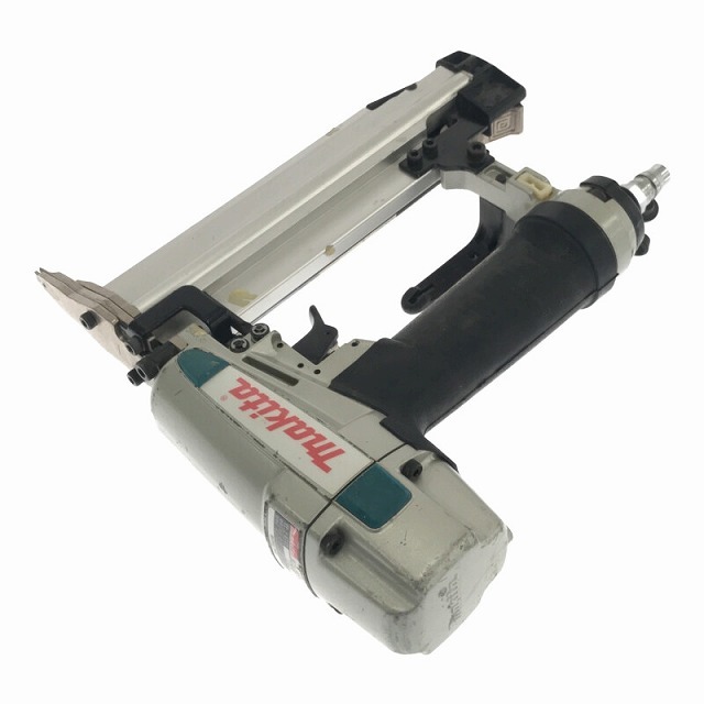 Makita - ☆中古品☆makita マキタ 50mm 常圧 仕上釘打機 AF502N Makita - ☆中古品☆makita マキタ 50mm 常圧 仕上釘打機 AF502N