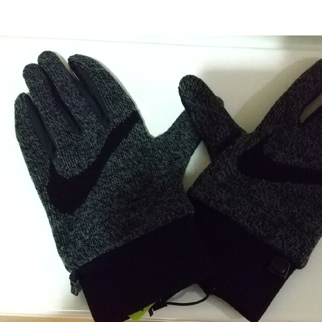 ナイキ 冬用手袋 メンズのレッグウェア(その他)の商品写真