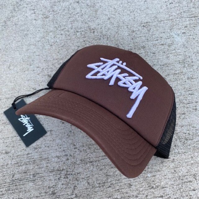 STUSSY(ステューシー)の[海外限定] Stussy フォントロゴ スナップバックメッシュキャップ メンズの帽子(キャップ)の商品写真