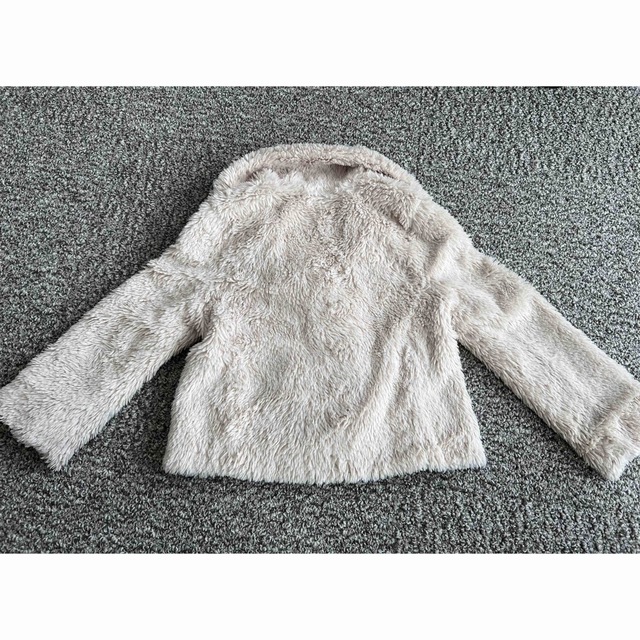 GAP Kids(ギャップキッズ)のGAPkids フェイクファーコート　120 キッズ/ベビー/マタニティのキッズ服女の子用(90cm~)(コート)の商品写真