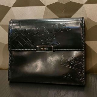 プラダ(PRADA)のPRADA  プラダ 三つ折り財布 折財布 型押し ブラック エナメル 薄型(財布)