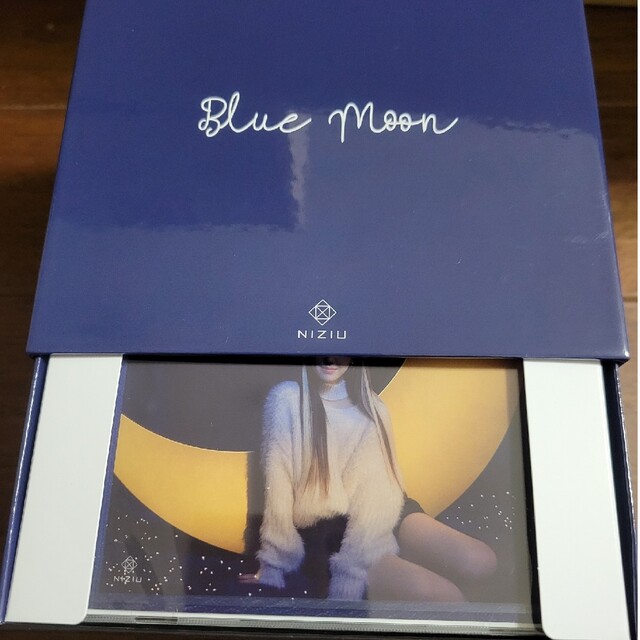 値引きする　moon　Blue　18711円　ファン限定BOX　４個セット　tomi様専用　NiziU