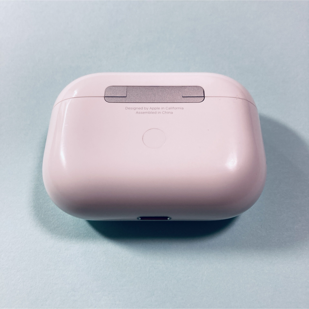 Apple(アップル)のエアーポッズ　プロ　充電ケース　本体　第一世代　エアポッツプロ　A2190 スマホ/家電/カメラのオーディオ機器(ヘッドフォン/イヤフォン)の商品写真