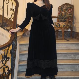 Herlipto Nottingham Lace Long Dress www.cowboyfastdraw.com